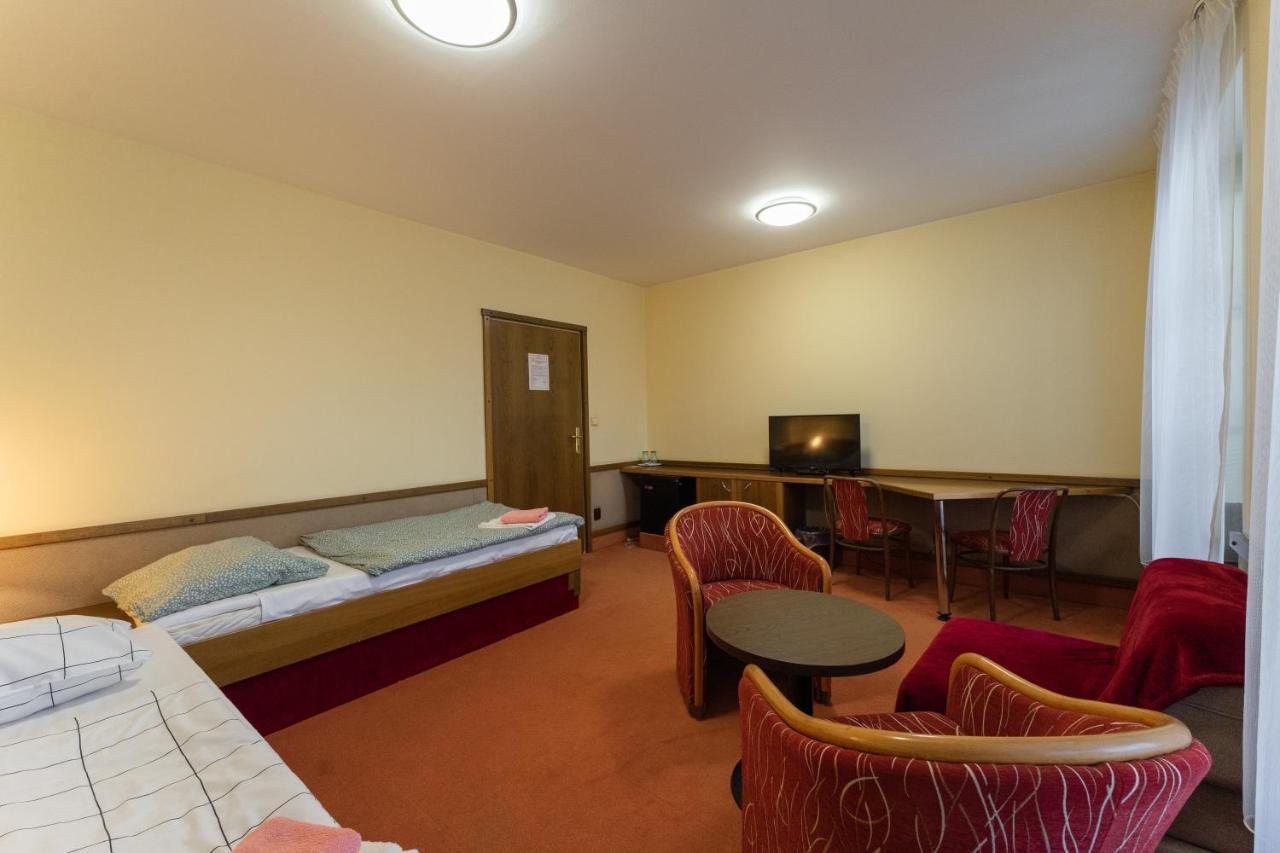 Hotel Amco Забржег Экстерьер фото